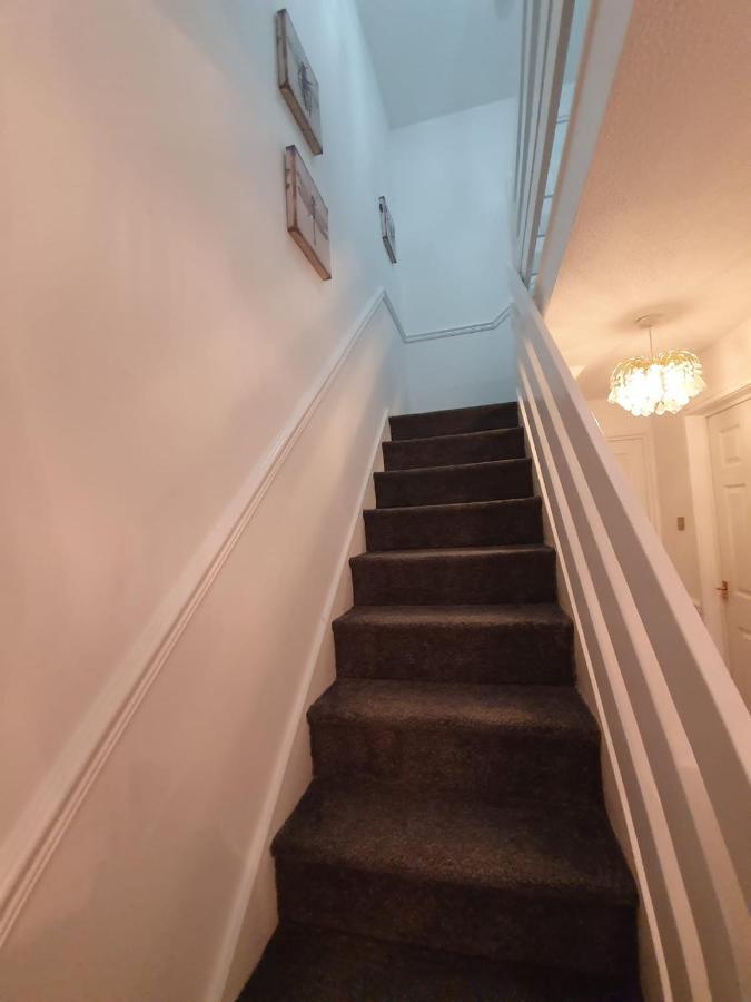 Bv Luxury Spacious 3 Bedroom House At Isaac Close Manchester Exterior foto