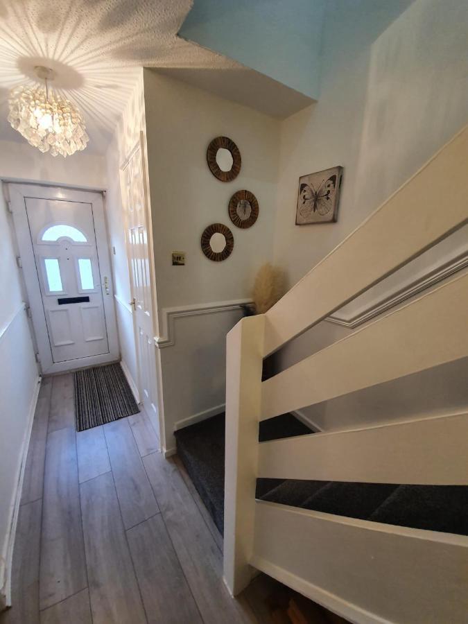 Bv Luxury Spacious 3 Bedroom House At Isaac Close Manchester Exterior foto