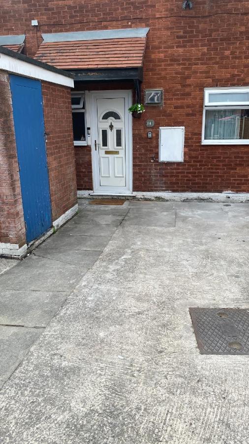 Bv Luxury Spacious 3 Bedroom House At Isaac Close Manchester Exterior foto