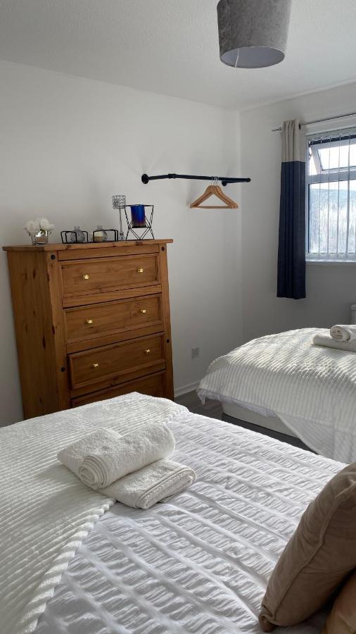 Bv Luxury Spacious 3 Bedroom House At Isaac Close Manchester Exterior foto